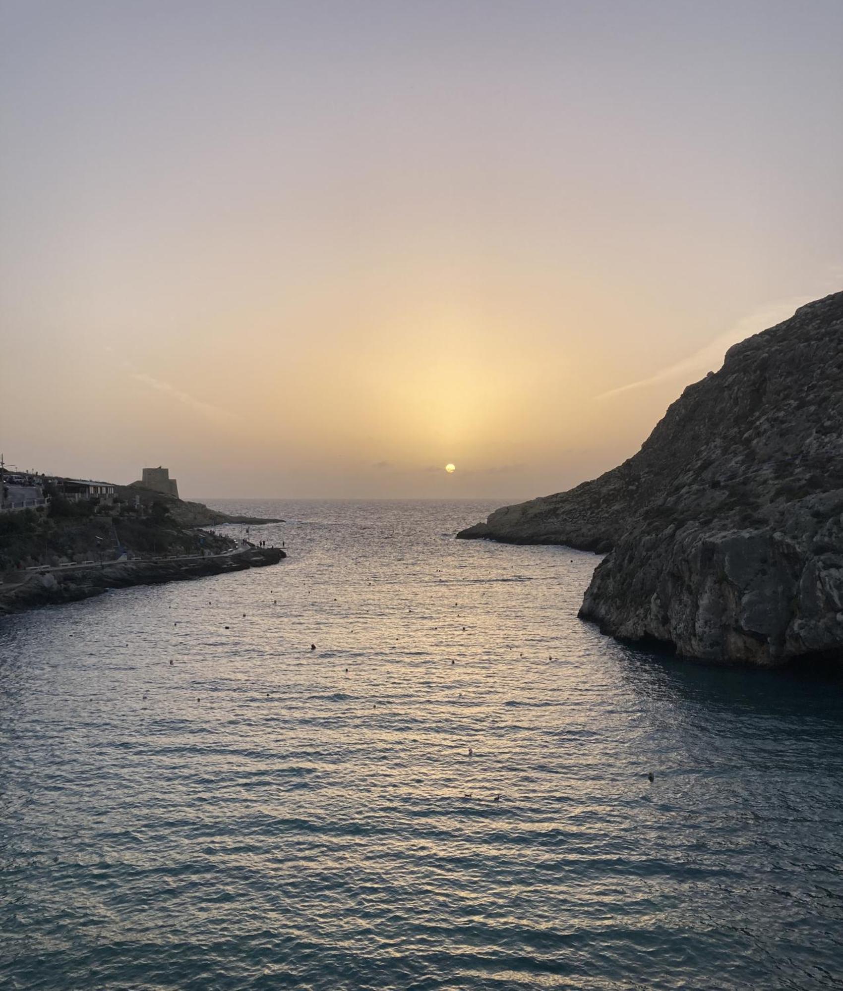 Seafront Duplex Penthouse With Terrace Overlooking Xlendi Bay Kültér fotó