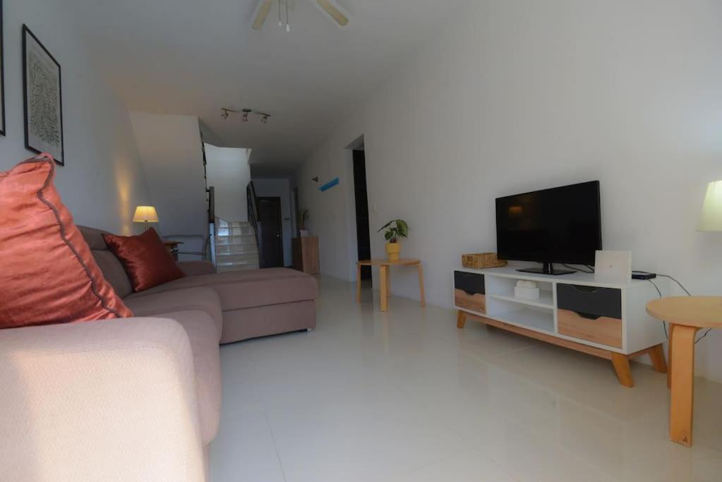Seafront Duplex Penthouse With Terrace Overlooking Xlendi Bay Kültér fotó