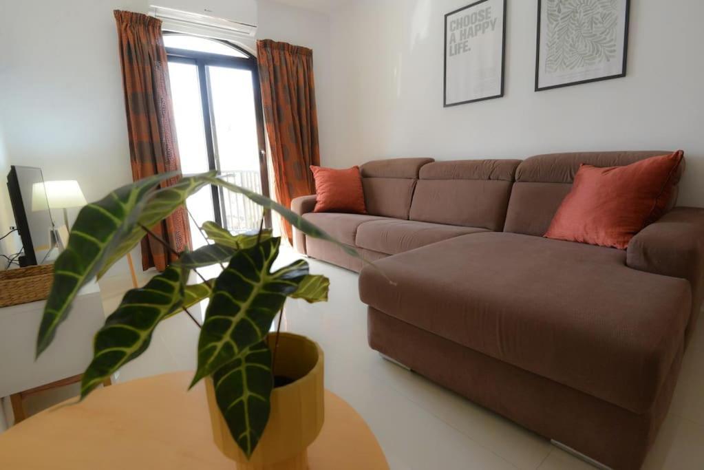 Seafront Duplex Penthouse With Terrace Overlooking Xlendi Bay Kültér fotó