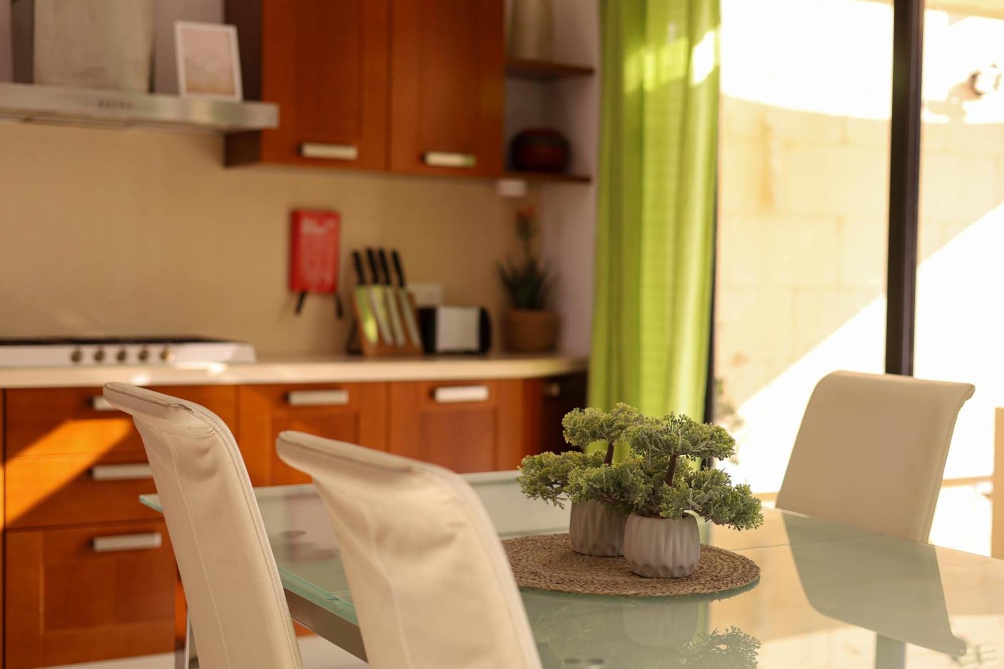 Seafront Duplex Penthouse With Terrace Overlooking Xlendi Bay Kültér fotó