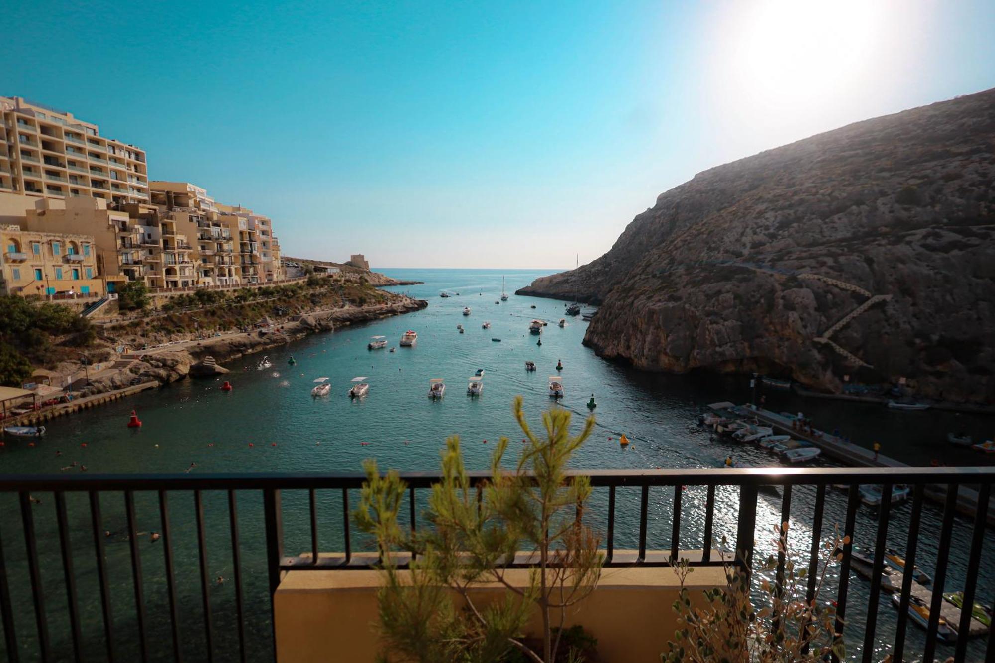Seafront Duplex Penthouse With Terrace Overlooking Xlendi Bay Kültér fotó