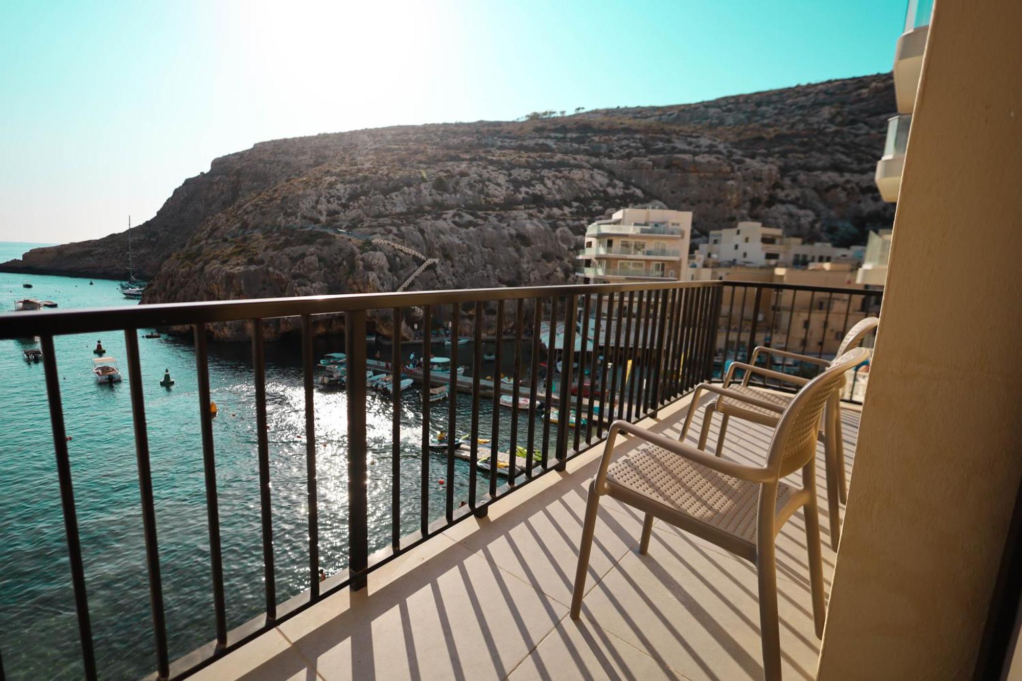Seafront Duplex Penthouse With Terrace Overlooking Xlendi Bay Kültér fotó